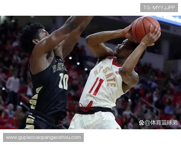 小贾巴里季前赛表现抢眼场均135分45板命中率超五成